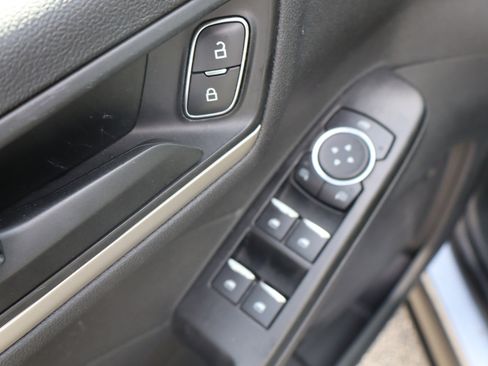 Used 2022 Ford Escape SE w/ Cold Weather Package image 18