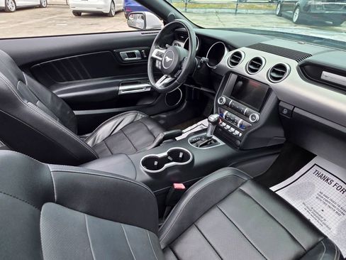 Used 2018 Ford Mustang Premium image 18