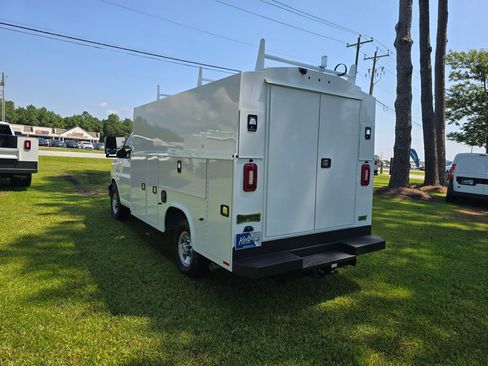 New 2025 Chevrolet Express 3500 w/ Power Convenience Package RWD image 5