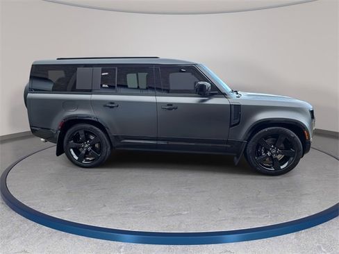 Used 2025 Land Rover Defender 130 V8 image 5