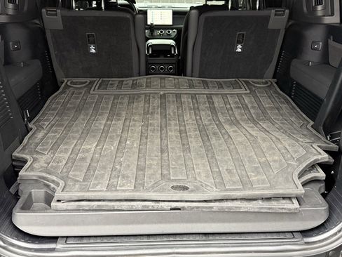 Certified 2025 Land Rover Defender 130 V8 image 41