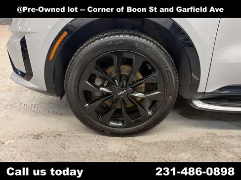 Used 2023 Kia Sorento SX AWD/4WD image 11