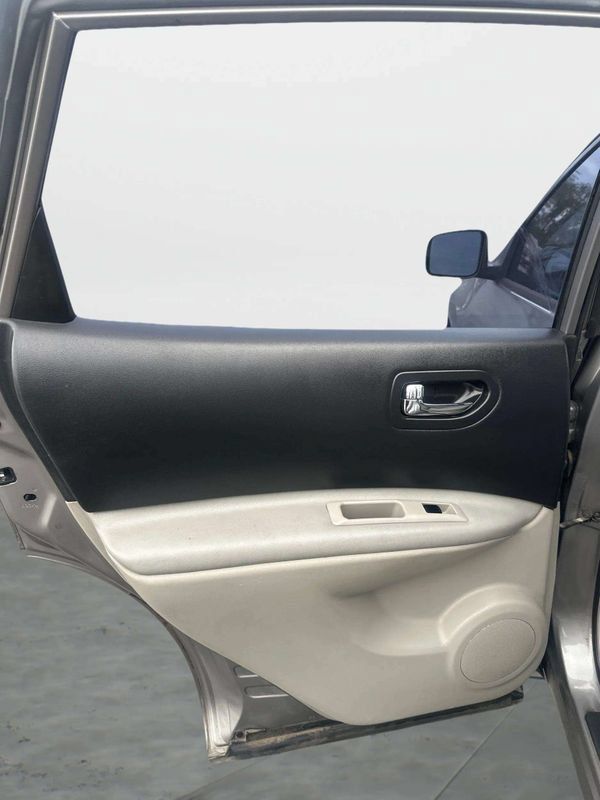 Used 2014 Nissan Rogue S FWD image 10