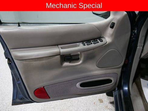 Used 1999 Ford Explorer XLT image 18