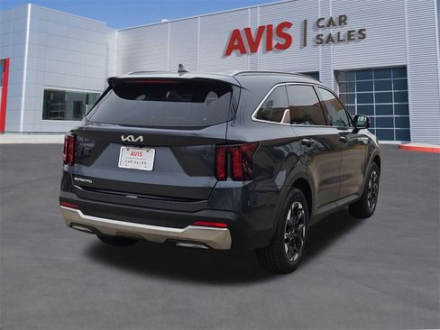 Used 2024 Kia Sorento S image 6