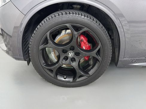 Used 2022 Alfa Romeo Stelvio Veloce AWD/4WD image 33