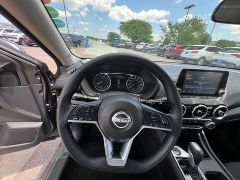 Used 2025 Nissan Sentra SV FWD image 37