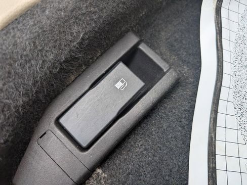 Used 2013 Subaru Crosstrek 2.0i Premium image 33