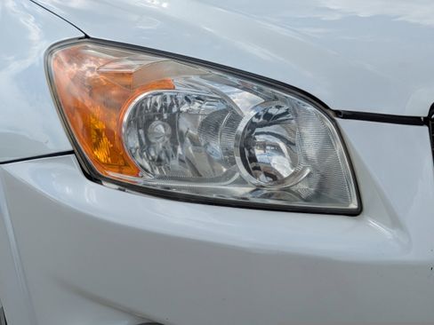 Used 2012 Toyota RAV4 Limited image 10