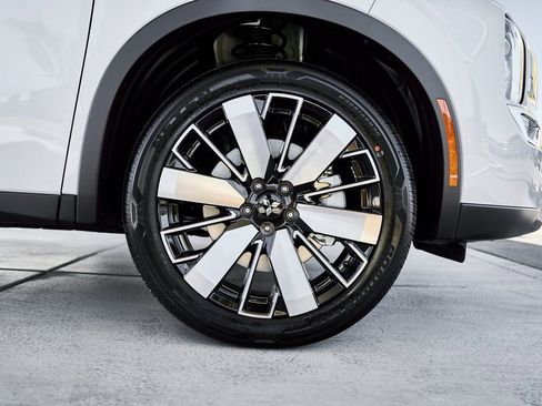 New 2026 Mitsubishi Outlander SE AWD/4WD image 11