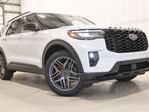 New 2026 Ford Explorer ST-Line w/ ST-Line Street Pack AWD/4WD image 37