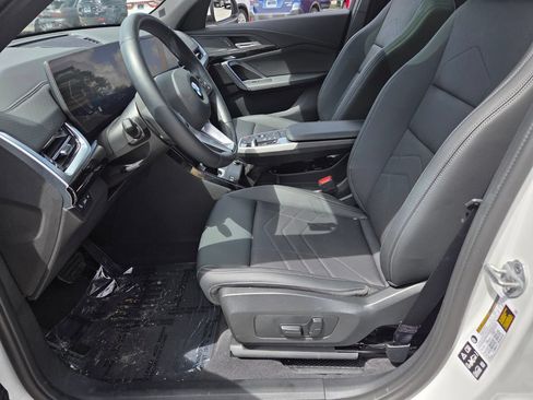 Used 2026 BMW X2 xDrive28i AWD/4WD image 9