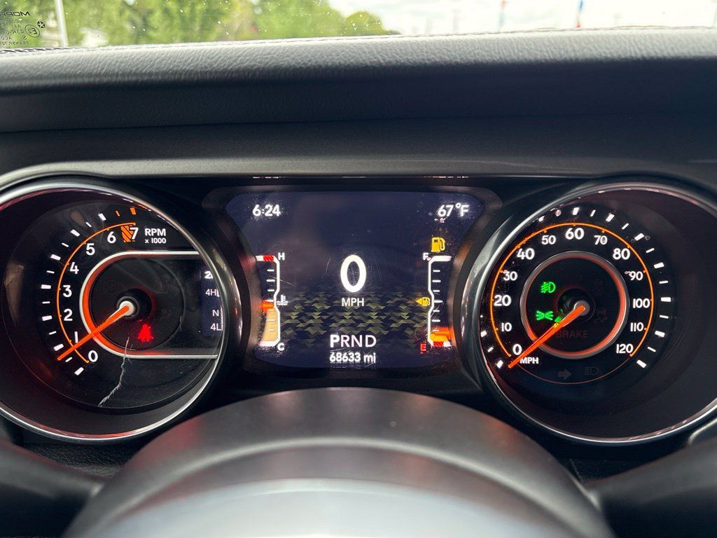 Used 2018 Jeep Wrangler Unlimited Sahara AWD/4WD image 26