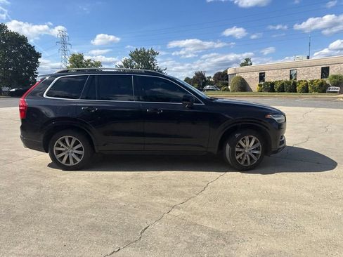 Used 2017 Volvo XC90 T6 Momentum w/ Vision Package AWD/4WD image 8