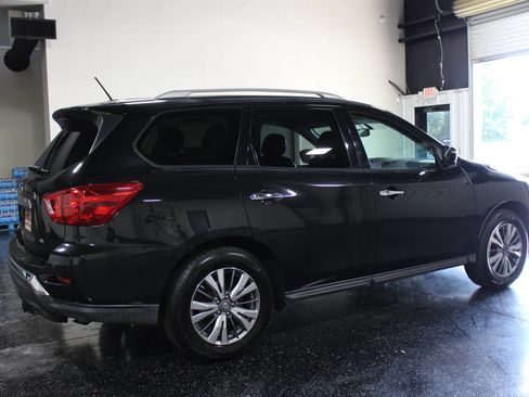 Used 2018 Nissan Pathfinder SL w/ Cargo Package FWD image 3
