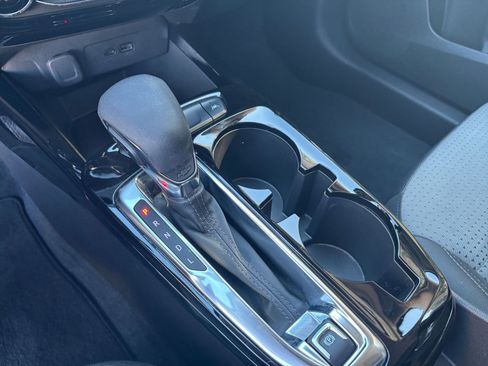 Used 2025 Chevrolet Trax LT image 35