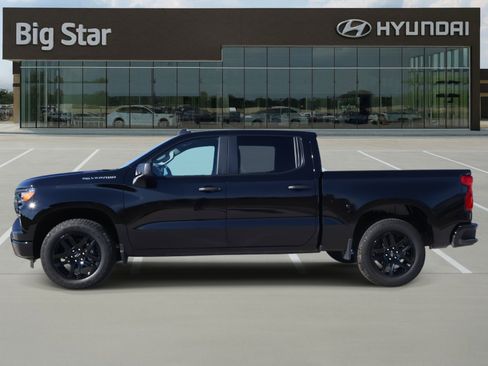 Used 2025 Chevrolet Silverado 1500 Custom w/ Turbomax Blackout Package image 2
