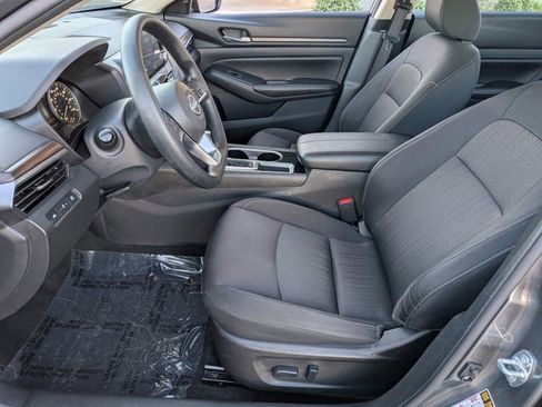 Used 2024 Nissan Altima 2.5 SV image 14