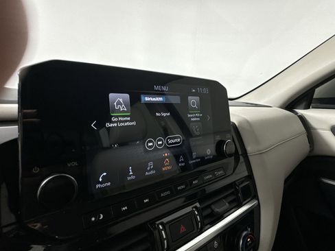 Used 2022 Nissan Pathfinder SL AWD/4WD image 7