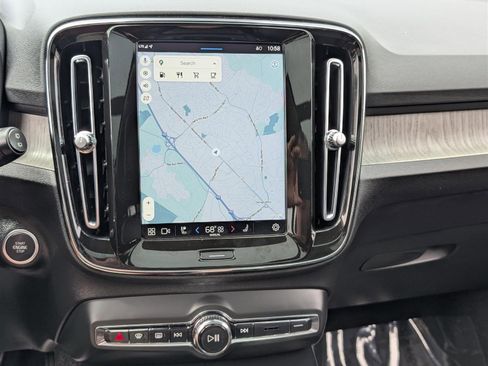 Used 2023 Volvo XC40 B5 Ultimate image 33