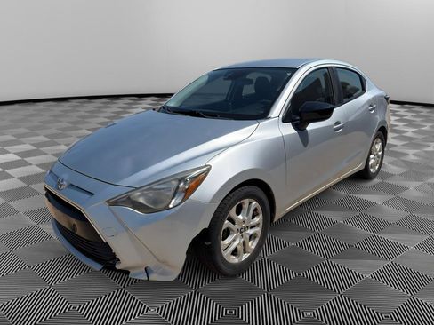 Used 2017 Toyota Yaris iA FWD image 7