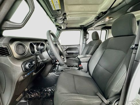 Used 2023 Jeep Wrangler Unlimited w/ Cold Weather Group AWD/4WD image 12