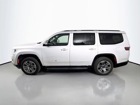 Used 2023 Jeep Wagoneer Series II AWD/4WD image 4