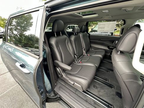 New 2026 Kia Carnival SX w/ SX Dark Edition Package image 15