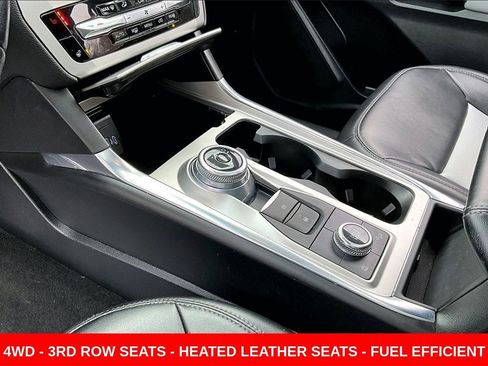 Used 2022 Ford Explorer XLT w/ Equipment Group 202A image 19