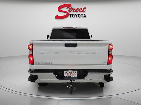 Used 2021 Chevrolet Silverado 2500 LT w/ Z71 Off-Road Package image 3