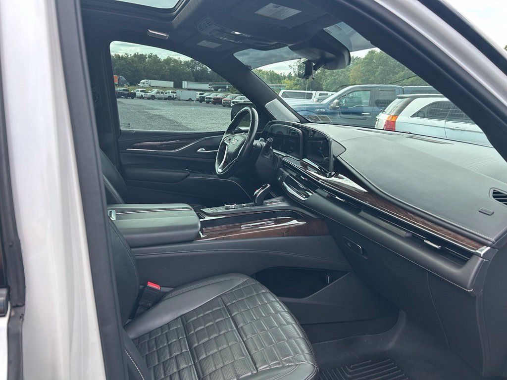 Used 2021 Cadillac Escalade Sport Platinum w/ LPO, ONYX Package AWD/4WD image 13