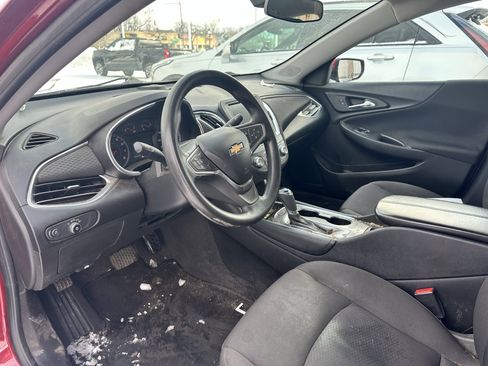 Used 2018 Chevrolet Malibu LT image 11