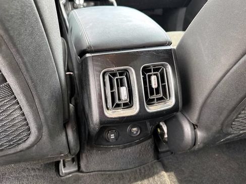 Used 2023 Kia Sorento LX FWD image 12