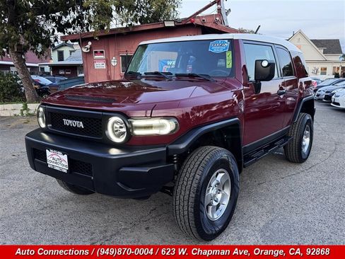 Used 2010 Toyota FJ Cruiser 4WD image 2