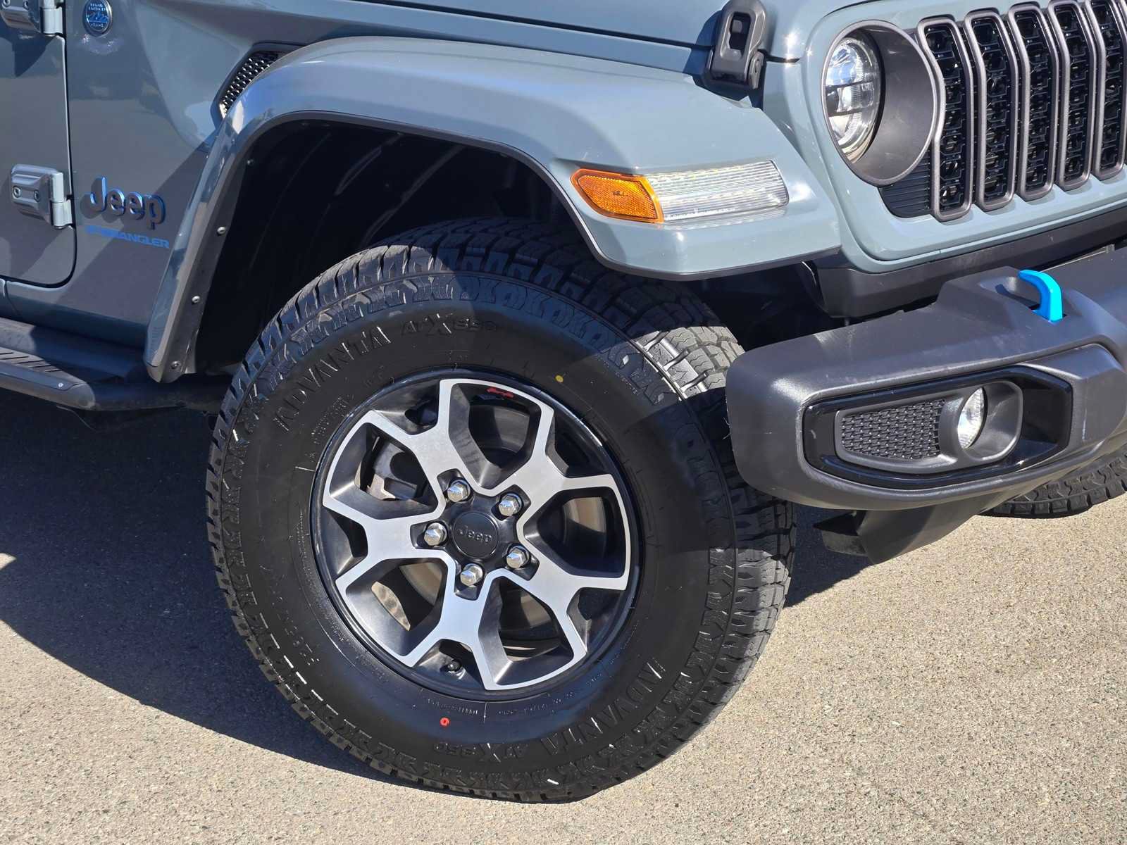Used 2024 Jeep Wrangler Unlimited AWD/4WD image 9