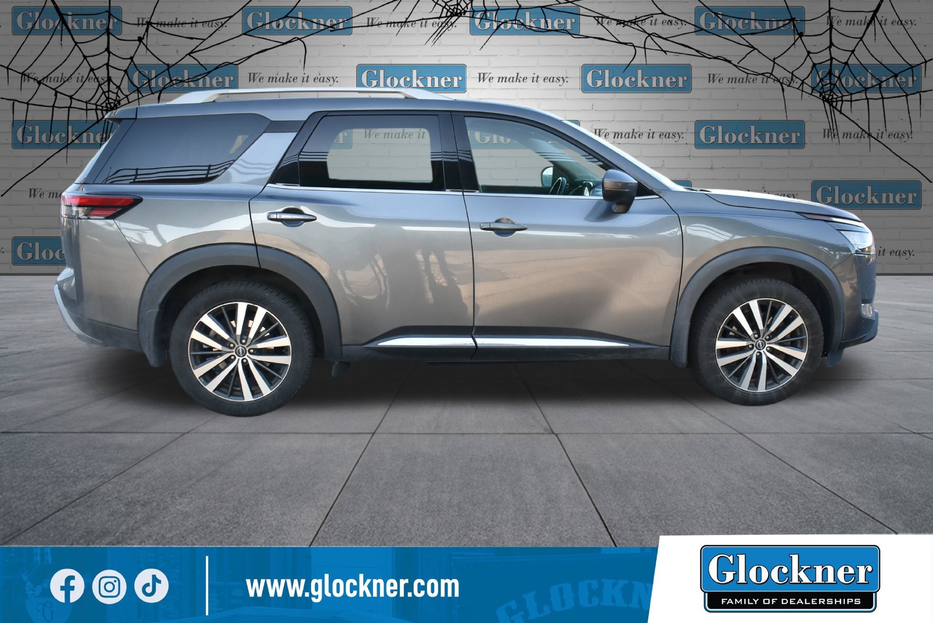 Used 2022 Nissan Pathfinder Platinum w/ Cargo Package AWD/4WD image 4
