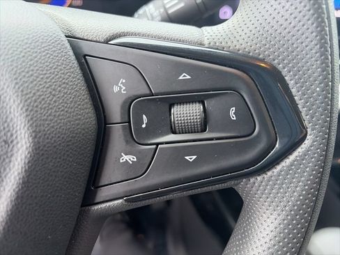 Used 2025 Chevrolet Trax LT FWD image 15