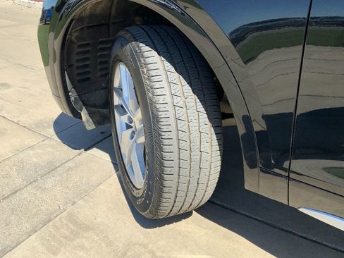 Used 2024 Audi Q5 2.0T Premium w/ Convenience Package image 24