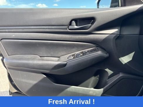 Used 2024 Nissan Altima 2.5 S FWD image 9