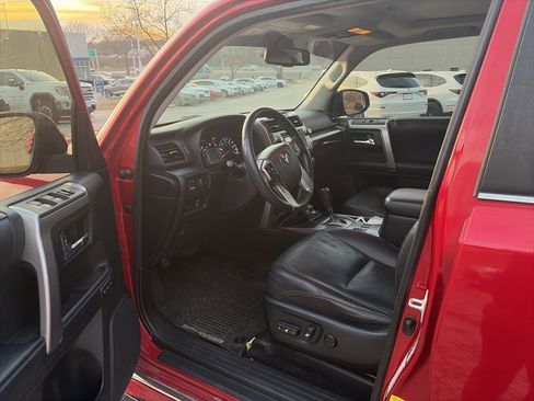 Used 2018 Toyota 4Runner Limited image 11