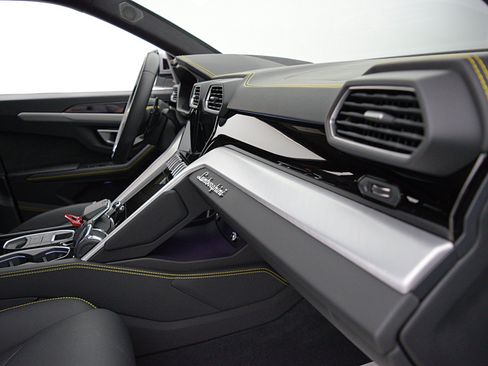 Used 2023 Lamborghini Urus S AWD/4WD image 29