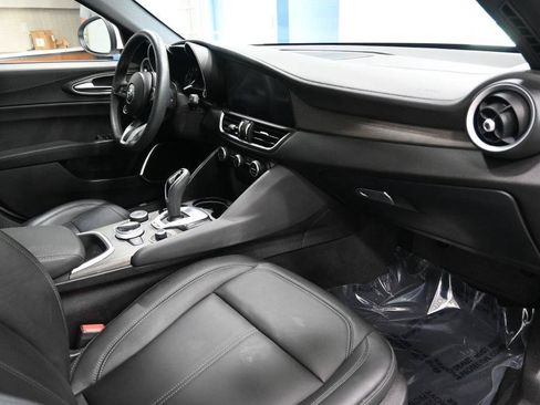 Used 2023 Alfa Romeo Giulia Ti AWD/4WD image 21