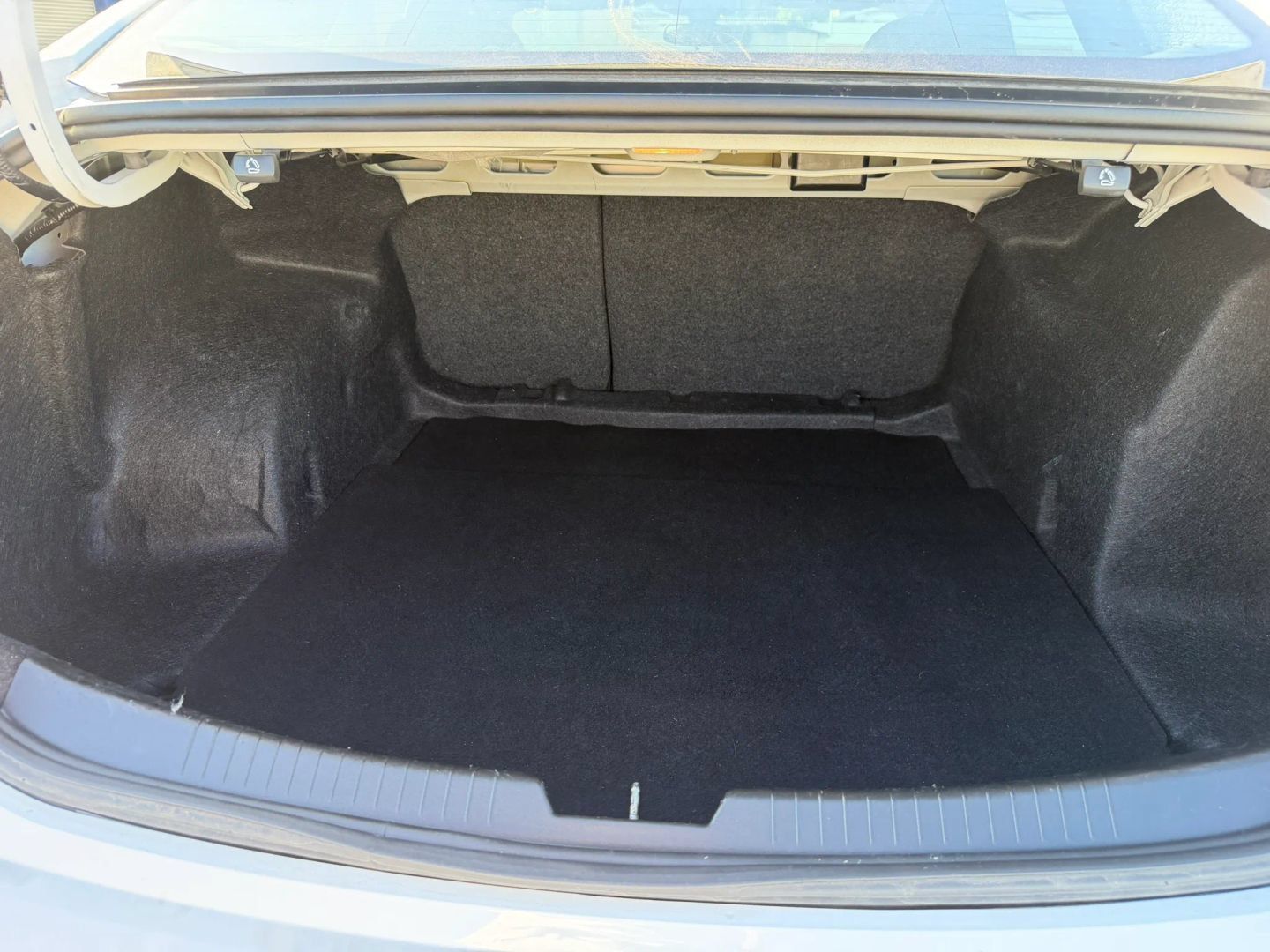 Used 2022 Chevrolet Malibu LT FWD image 14