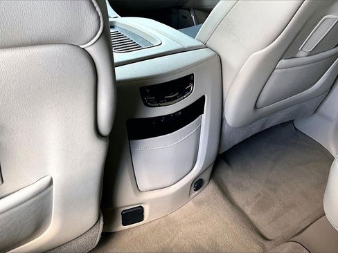 Used 2018 Cadillac Escalade Luxury image 10