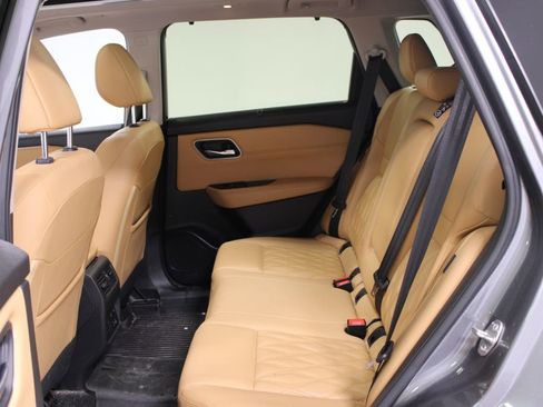 Used 2023 Nissan Rogue Platinum w/ Platinum Premium Package image 18