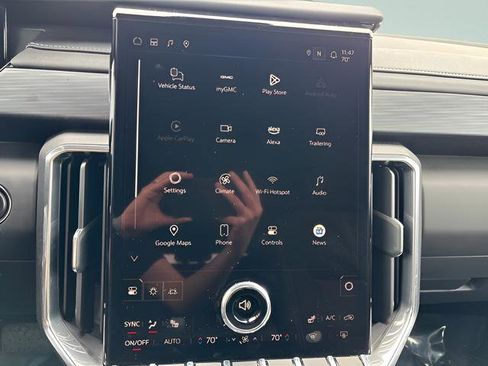 New 2025 GMC Acadia Elevation image 16