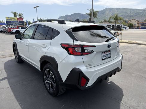 Used 2024 Subaru Crosstrek 2.0i Premium image 6