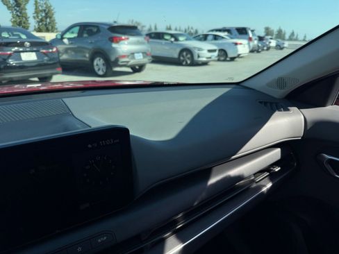 Used 2025 Kia K4 LXS image 34