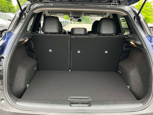 New 2025 Nissan Kicks SR image 6