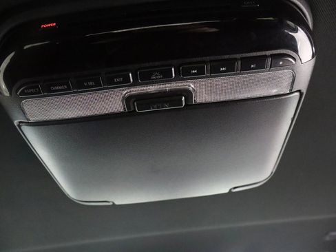 Used 2018 Chrysler Pacifica Touring-L w/ Premium Audio Group image 29